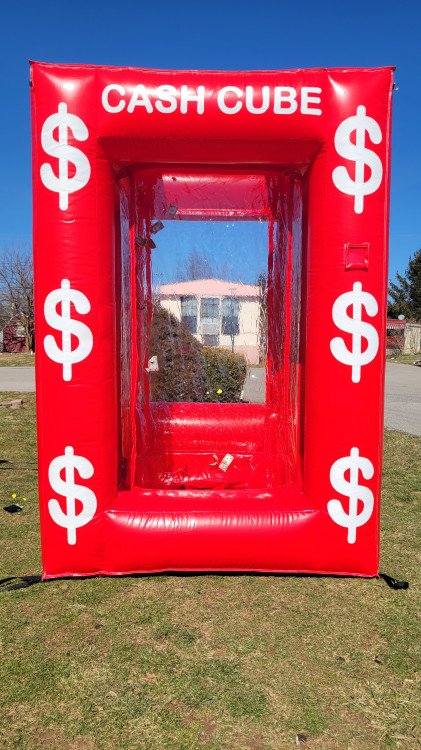 Inflatable cash cube Game