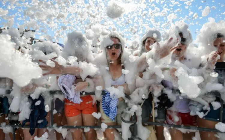 2 cannons foam party( 1 hour)